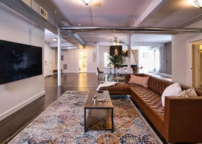 Mccormick 4br Huge Unit W/ Pool Table | Sleeps 10 Apartment
