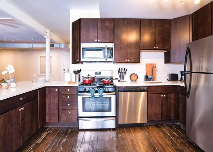Apartment Mccormick 4br Huge Unit W/ Pool Table | Sleeps 10