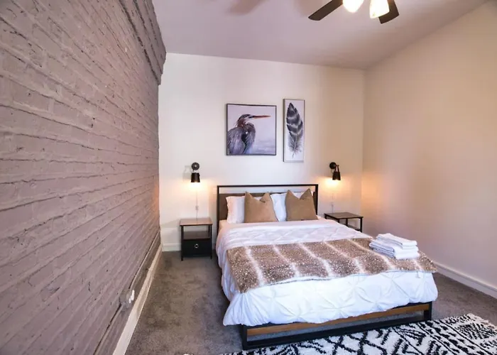 Mccormick 4br Huge Unit W/ Pool Table | Sleeps 10