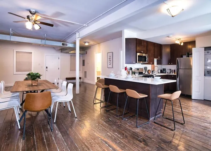 Apartment Mccormick 4br Huge Unit W/ Pool Table | Sleeps 10