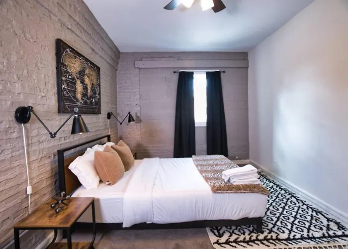 Mccormick 4br Huge Unit W/ Pool Table | Sleeps 10 Apartment