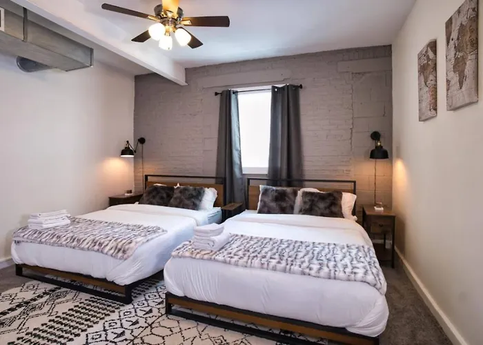 Apartment Mccormick 4br Huge Unit W/ Pool Table | Sleeps 10 Chicago