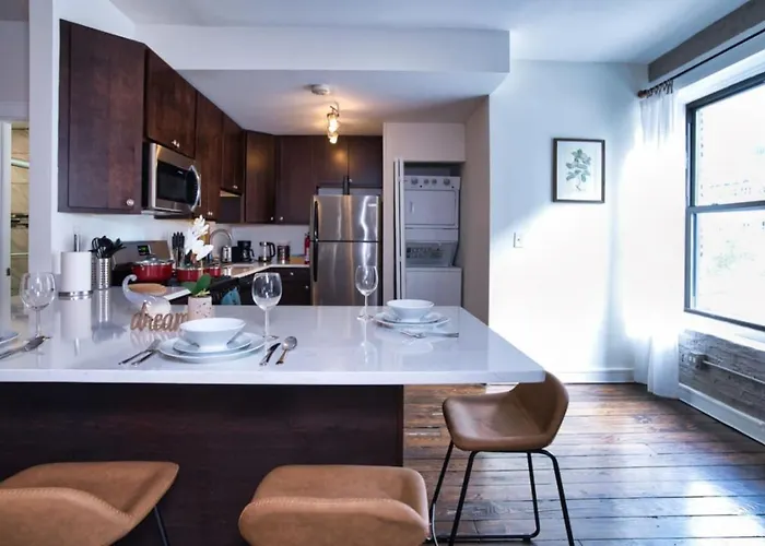 Apartment Mccormick 4br Huge Unit W/ Pool Table | Sleeps 10